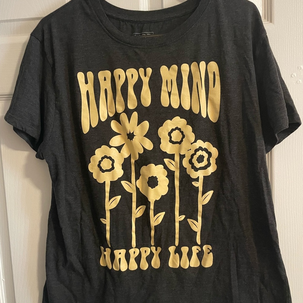 Modern Lux Grey/Yellow Tee Shirt size XL
